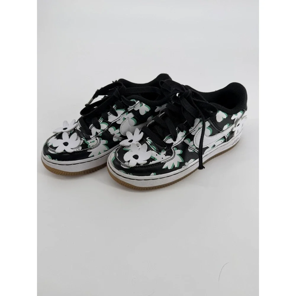 Nike Air Force‎ 1 Low Floral Daisy Black White Green Gum DZ2663-001 Kids Size 1Y
